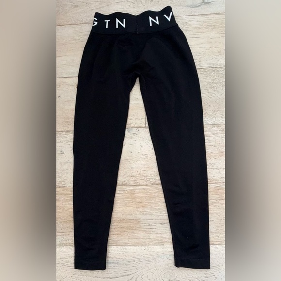 NWOT NVGTN Sport Seamless Leggings Black Size: Medium - Picture 5 of 8